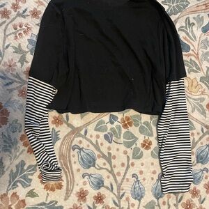 ROMWE Black Crop Top with Striped Sleeves